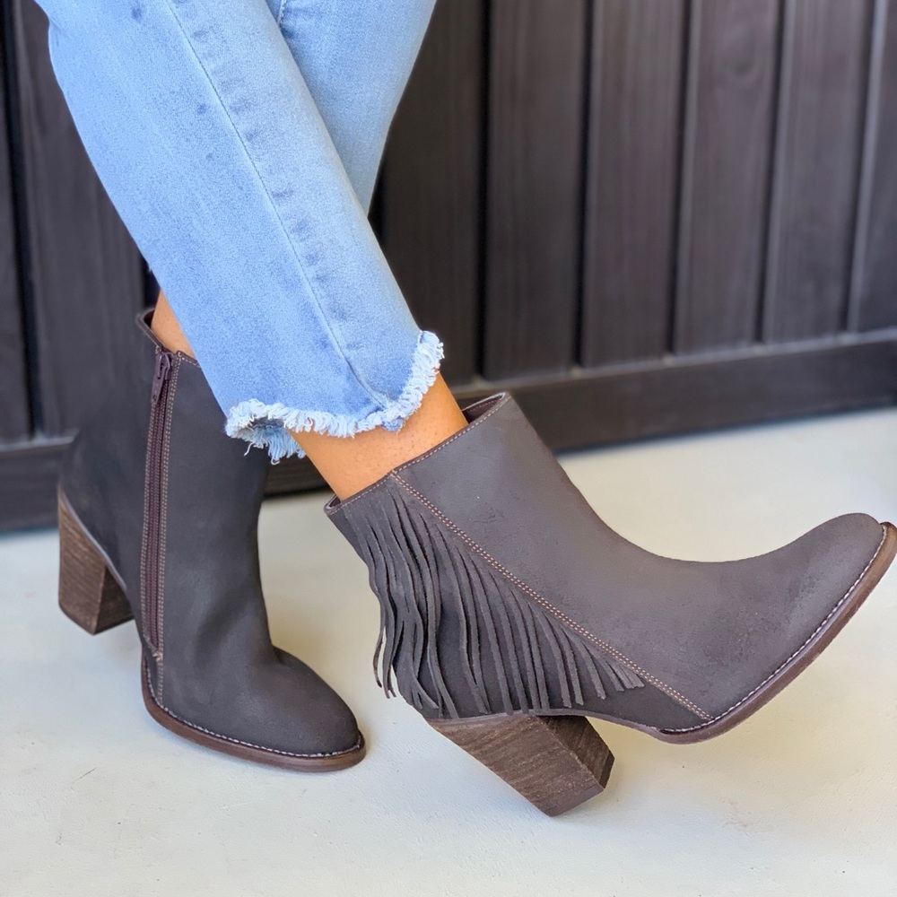 NIB Leather Charcoal Boho Fringe Block Heel Bootie - Picture 5 of 8